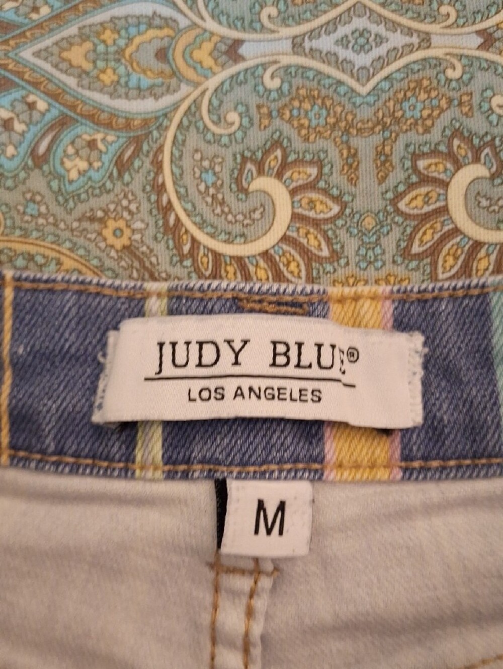 Judy Blue Blue & Cream Striped Frayed Denim Shorts. Size Medium - Picture 3 of 6